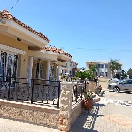 Vasilis House Family Homestay *