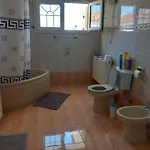 Vasilis House Family منزل للإقامة *