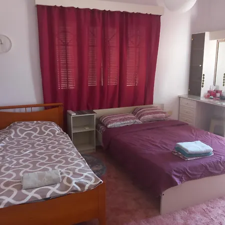 Vasilis House Family لارنكا